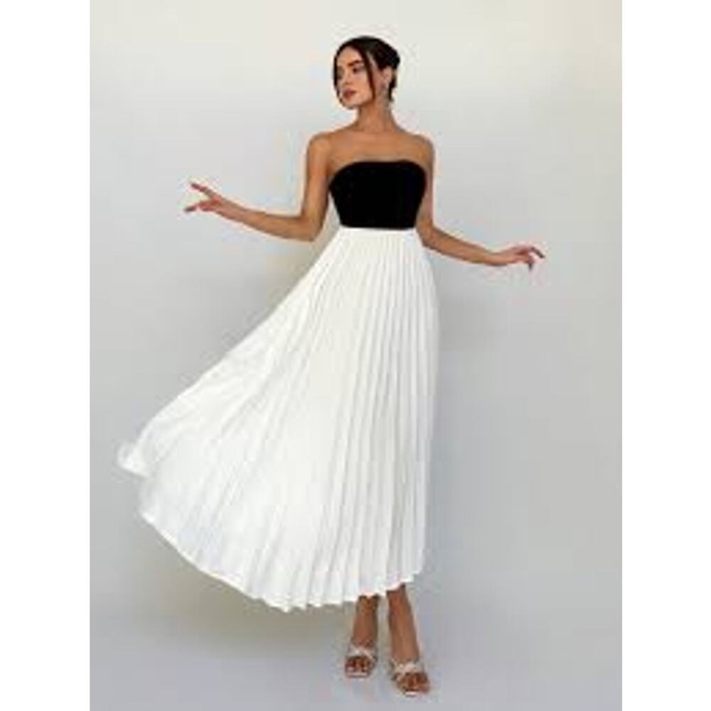 Strapless Black and White Pleated Minimalist Dress, Ribbed Bodice, EUC Size 2